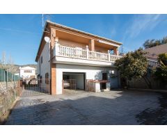 Casa con terreno en Venta en Huetor de Santillan, Granada