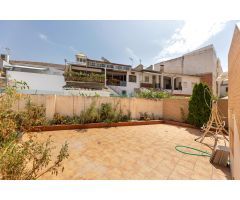 Vivienda Independiente en Planta Baja con Amplio Patio y Terraza