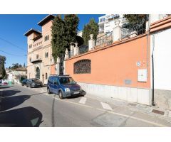 CASA EN PASEO DE LAS PALMAS / FAMILIA O INVERSORES