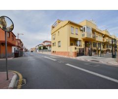 Armilla. Vivienda unifamiliar adosada. 3 dormitorios. 2 baños. 1 aseo.