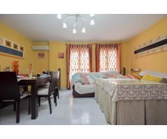 Armilla. Vivienda unifamiliar adosada. 3 dormitorios. 2 baños. 1 aseo.