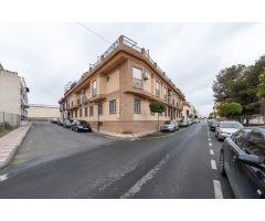 ???? ¡Acogedor piso con garaje y trastero en Churriana de la Vega!