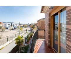 SALE A LA VENTA UNA FANTASTICA VIVIENDA UNIFAMILIAR PAREADA