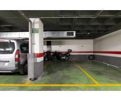 SE VENDE PLAZA DE APARCAMIENTO AMPLIA EN PARQUE LAGOS