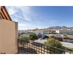 ¡MAGNIFICO PISO CON BALCÓN, VISTAS DESPEJADAS, GARAJE Y TRASTERO EN ATARFE!