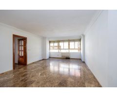 Nueva de San Antón gran piso de cuatro dormitorios