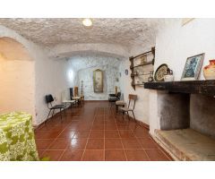 Cueva en el Sacromonte con magnífica ubicación.