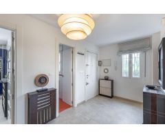 Exclusivo Chalet Pareado con Licencia Turística y Piscina Privada: Tu Paraíso Personal