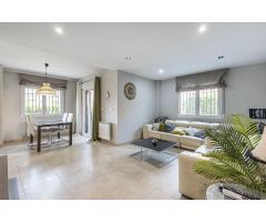 Exclusivo Chalet Pareado con Licencia Turística y Piscina Privada: Tu Paraíso Personal