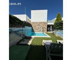 Villa en Venta en Orihuela Costa, Alicante