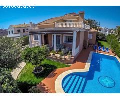 Villa de Lujo en Venta en Torrevieja, Alicante