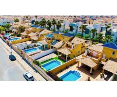 Villa en Venta en Orihuela Costa, Alicante