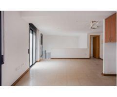 LOCAL CÉNTRICO EN VENTA