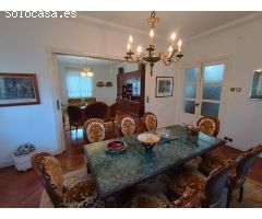 ESPLÉNDIDO CHALET INDEPENDIENTE EN TORRELAVEGA.-