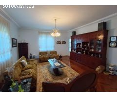ESPLÉNDIDO CHALET INDEPENDIENTE EN TORRELAVEGA.-
