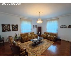 ESPLÉNDIDO CHALET INDEPENDIENTE EN TORRELAVEGA.-