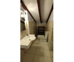 ÁTICO-DÚPLEX EN EL CORAZÓN HISTÓRICO DE SANTILLANA DEL MAR.-