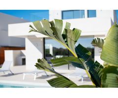 VILLAS  DE ENSUEÑO CON PISCINA Y JARDIN PRIVADO EN LOS MONTESINOS