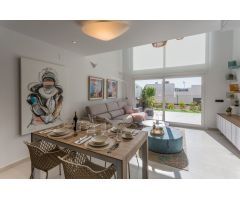 VILLA DE LUJO CON OPCIÓN A SÓTANO Y PISCINA PRIVADA EN LA FINCA GOLF, ALGORFA.