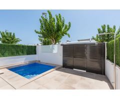 CHALET DE 2 DORMITORIOS 2 BAÑOS  DE LUJO  CON PARKING Y PISCINA PRIVADOS EN PILAR DE LA HORADADA