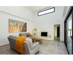 VILLA 3 DORMITORIOS 2 BAÑOS  EN UNA PLANTA CON PISCINA PRIVADA  EN DAYA NUEVA ( ALICANTE)