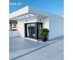 VILLAS DE 3 DORMITORIOS CON 2 BAÑOS Y JARDIN PRIVADO EN SAN FULGENCIO, COSTA BLANCA
