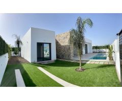 VILLA DE LUJO CON PISCINA Y PARKING EN  SAN JAVIER ( DOS MARES)
