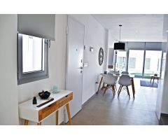 PRECIOSA VILLA DE 3 DORMITORIOS, 2 BAÑOS CON GARAJE Y PISCINA PRIVADA EN LOS ALCAZARES