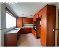 ATICO DE 5 DORMITORIOS 3 BAÑOS, TERRAZA, EN CENTRO DE TORREVIEJA