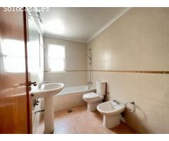ATICO DE 5 DORMITORIOS 3 BAÑOS, TERRAZA, EN CENTRO DE TORREVIEJA