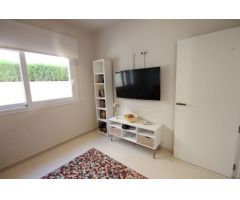 VILLA MODERNA DE LUJO DE 4 DORMITORIOS 4 BAÑOS, PISCINA, EN TORRETA FLORIDA ( TORREVIEJA )