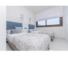 Bungalow 2 dormitorios 2 baños,terraza y  piscina comunitaria en Los Balcones, Torrevieja (Alicante)