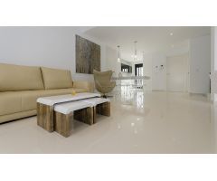 VILLA DE OBRA NUEVA EN ORIHUELA COSTA (CAMPOAMOR)