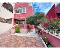 Estupendo Bungalow con jardin privado dos dormitorios, en Orihuela Costa