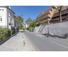 Exclusiva Vivienda en Urbanización Privilegiada en el Barranco del Abogado, Granada