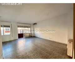 Luminoso piso en séptima planta con vistas despejadas – Passatge Miquel Carreras, Sabadell