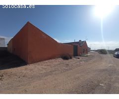 Casa con terreno en Venta en Los Martinez Del Puerto, Murcia