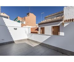 Vivienda junto a plaza Mariana Pineda