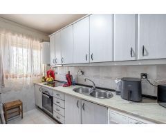 ¡PISAZO CON TERRAZA Y RESIDENCIAL CON PISCINA EN OGIJARES!