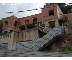 OPORTUNIDAD DOS CASAS ADOSADAS EN CONSTRUCCIÓN
