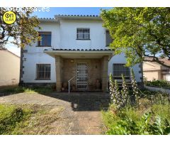 CASA A REFORMAR CON GRAN EXTENSION DE TERRENO