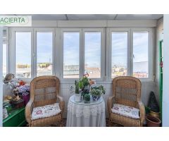 Ático Premium en pleno corazón de Granada. Lujo, comodidad y vistas inigualables.