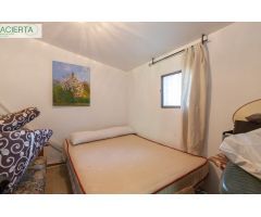 Casa rural con 300 olivos de riego y almendras