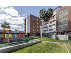 Magnífico piso con altas calidades con piscina, plaza de garaje y trastero. Novocampus.