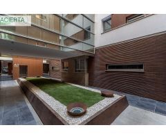 Magnífico piso con altas calidades con piscina, plaza de garaje y trastero. Novocampus.