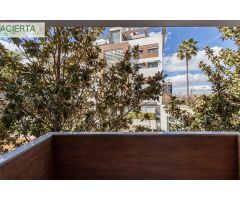 Magnífico piso con altas calidades con piscina, plaza de garaje y trastero. Novocampus.