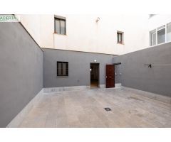 Piso de dos dormitorios, garaje y trastero.