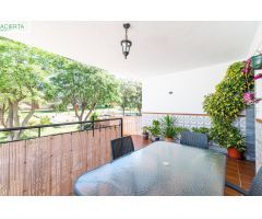 Gran Oportunidad en Láchar (Granada): Espectacular Casa con Local Comercial.