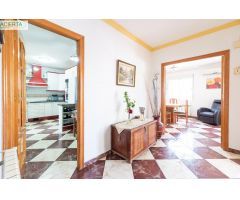 Gran Oportunidad en Láchar (Granada): Espectacular Casa con Local Comercial.