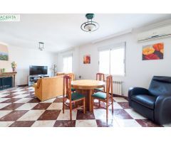 Gran Oportunidad en Láchar (Granada): Espectacular Casa con Local Comercial.